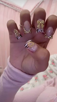 Bontu Nots, Slim Duck Nails, Duck Nails Hello Kitty, Hello Kitty Junk Nails, Birthday Duck Nails, Gold Bling Acrylic Nails, Short Junk Nail Designs, Short Duck Nails Acrylic, Junk Nails Short