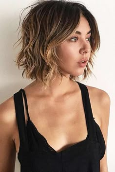 2023 Bob, Trendy Bob Hairstyles, Messy Bob Hairstyles, Messy Bob, Bob Hairstyles For Thick, Lob Haircut, Bob Hairstyles For Fine Hair