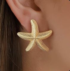 ✨ Fast Free Shipping Guaranteed! Your order will ship within 2 business days ! ✨ 14k Gold Starfish Stud Earrings - Chunky Large Starfish Studs, Gold Starfish Earrings, Beach Jewelry, Gold Star Earrings, Sea Star Earrings ✨ Ocean-Inspired Elegance: Dive into style with our stunning 14k Gold Plated Starfish Stud Earrings. Perfectly capturing the beauty of the sea, these chunky, large starfish studs are designed to make a bold statement and elevate your look. 🌟 Premium Quality Material: Crafted fr Barbados Outfits, Gold Star Earrings, Ocean Inspired Jewelry, Earrings Beach, Mermaid Theme Party, Antique Jewelry Box, Studs Gold, Starfish Earrings, Sea Summer