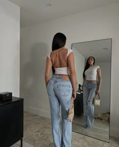 Shallow Closet Ideas, Shallow Closet, Backless Top Outfit, White Backless Top, Energy Aesthetic, Feminine Energy Aesthetic, Timeless Outfits, Outfit Inspo Summer, Fitness Inspiration Body