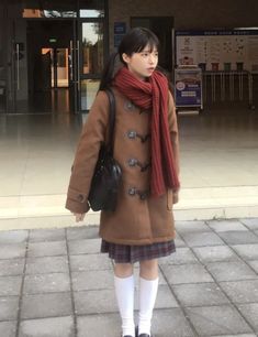 Winter Outfits Japanese Style, Japanese Fashion Winter Outfits, Japanese Clothing Style Casual, Preppy Japanese Fashion, Fall Japanese Fashion, Sawako Winter Outfit, Winter Japanese Fashion, Japanese Winter Fashion Women, Brown Plaid Outfit