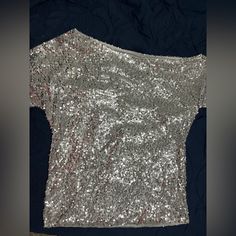 Nwt Silver Sparkle Off Shoulder Shirt! Bought For Bachelorette But Ended Up Not Wearing. Absolutely Perfect To Stand Out And Shine For Any Occasion! Boho Peasant Top, Off Shoulder Shirt, Linen Tank Top, Linen Tank, Floral Peplum, Silver Sparkle, Sleeveless Tunic, Yellow Print, Shoulder Shirts