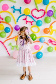 Party Balloon Ideas, Pretty Birthday Party, Birthday Party Outfit Ideas, Baby Birthday Photoshoot, Birthday Party Outfit, Party Outfit Ideas, Cookies And Milk, Party Photoshoot, Balloon Ideas