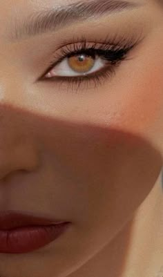 Powerful Eye Makeup, Makeup Looks For Amber Eyes, Cowgirl Eye Makeup, Makeup On Almond Eyes, Desert Makeup Looks, Soft Fox Eye Makeup, Italian Makeup Looks, Makeup Almond Eyes, Almond Eyes Makeup