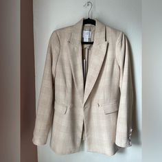 Size Small House Of Harlow Ivory Blazer, Never Worn New With Tags! Off White Blazer For Fall Workwear, Off White Blazer For Workwear In Fall, Chic Off-white Fall Blazer, Chic Off White Fall Blazer, Chic Off White Blazer For Fall, Beige Outerwear For Fall Brunch, Fall Office Blazer In Cream, Chic Beige Blazer For Brunch, Cream Notch Lapel Blazer For Fall