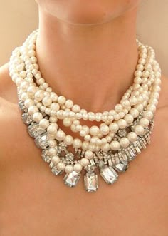 21 Classic Must-Have Items for Every Wardrobe Classic Girl, Premier Designs Jewelry, Pearl And Lace, Premier Designs, 가을 패션, All That Glitters, A Necklace, Bling Bling, Pearl Jewelry