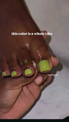 Blue Green Toenails, Solid Color Pedicure, Green Duck Nails Acrylic, Green Nail Inspo Aesthetic, Lime Green Pedicure, Lime Green Toe Nails, Short Toe Nails Pedicures, Toe Nail Colors Black Women, Toe Nail Designs Black Women