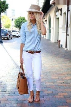 Vestiti In Jeans, Outfit Combos, White Jeans Outfit, Viking Woman, Fur Clothing, Outfit Jeans, Mode Casual, Nails Gel