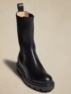 Boots Midcalf, Tall Chelsea Boots, Boots Leather Women, Chelsea Boots With Jeans, Chelsea Boots Outfit, 2025 Style, Hot Boots, Chelsea Boots Women, Black Chelsea Boots