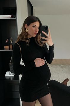 Formal Outfits For Pregnant Women, Chic Maternity Outfits Winter, New Years Pregnant Outfit, Christmas Party Dress Pregnant, Curly Hair Pregnant Women, Cute Maturity Outfits, Pregnant Birthday Outfit Winter, New Year’s Eve Pregnancy Outfit, Nice Maternity Outfits