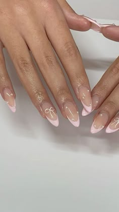 Summer Nails Oval, Acrylic Nails Oval, Bow Nail Designs, Pink French Nails, Paris Nails, Bow Nail Art, Graduation Nails, Purple Nail