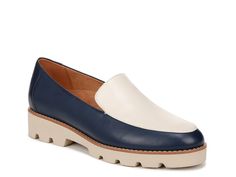 The Kensley loafer from Vionic is a mix of formal and sporty. The crinkled upper and metallic binding lend a standout look, while the athletic-style lug outsole delivers exceptional traction. Kitch Style, Two Tone Loafers, Fuzzy Heels, Achilles Heel, Womens Casual Boots, Summer Internship, Over The Calf Socks, Mens Boots Casual, Preppy Fall