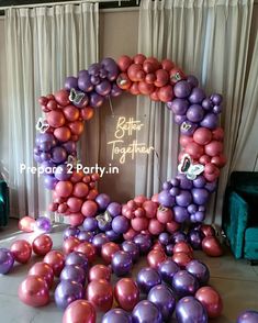 balloons are arranged in the shape of a letter o on display at a birthday party