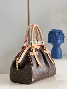 ??? SIZE:46.0x28.0x20.0cm Fashion Logo Inspiration, Louis Vuitton Taschen, Boot Purse, Sarah Grace, Handbag Styles, Hot Handbags, Fashionable Bags, Luxury Bags Collection, Women Purse