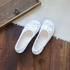 28 Non-slip Slip-on Flats, White Closed Toe Comfortable Flats, White Comfortable Closed Toe Flats, Comfortable White Closed Toe Flats, Comfortable White Flats With Round Toe, White Summer Flats With Rubber Sole, Comfortable White Flats For Spring, White Summer Ballet Flats, Non-slip Ballet Flats For Spring