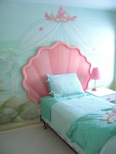 Mermaid room. Holy cow this is AMAZING Princess Bedroom Set, Little Mermaid Bedroom, Little Mermaid Room, Mermaid Decor Bedroom, Disney Princess Bedroom, Mermaid Bedding, Mermaid Bedroom, Mermaid Room, Princess Bedroom