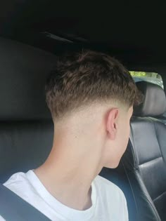 Lads Haircuts, Men Haircuts For Curly Hair, Low Fade Blonde, V Haircut Men, V Fade Haircut Men, Mid Fade Short Hair, Mid Drop Fade Haircut Men, Mid Fade Fringe, Mid Fade Black Men