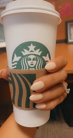 Neutral Nails Classy, Natural Almond Nails, Do It Yourself Nails, Classy Almond Nails, Engagement Nails, Nails Classy, Almond Shape Nails, Cream Nails