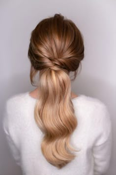 Penteado Cabelo Curto, Favorite Hairstyles, Oui Oui, Wedding Hair And Makeup, Body Hair, Hair Dos, Ponytail Hairstyles, Perfect Hair, Bridesmaid Hair