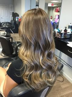 Curled Highlighted Hair, Brightened Brown Hair, Fall In Hawaii Outfits, Blended Brunette Balayage, Textured Balayage, Beige Brown Balayage, Curled Brown Hair, Balyage Long Hair Brunettes, Lightly Curled Hair