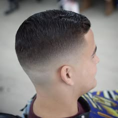 Стрижка с выцветанием кожи Indian Army Haircut, Army Hairstyle, Comb Over Haircut Men, Army Cut, Army Haircut, Military Haircuts Men, Professional Hairstyles For Men, Hairstyle Boy, Military Cut