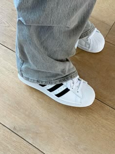 adidas superstar white White Shoes Adidas, White Addidas, White Adidas Superstar, Superstars Adidas Outfit, White Superstars, Superstars Adidas, Adidas Superstar Aesthetic, White Adidas Superstar Outfit, White Superstars Outfit