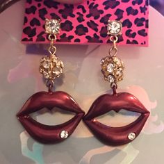 Vintage Dangle Lip Marilyn Monroe Kiss Me Earrings By Betsey Johnson Retro Jewelry For Pierced Ears For Parties, Vintage Earrings For Party, Retro Jewelry For Parties, Burgundy Drop Earrings For Party, Chic Red Earrings For Evening, Glamorous Red Metal Jewelry, Burgundy Earrings For Party, Chic Red Evening Earrings, Retro Pierced Jewelry For Party