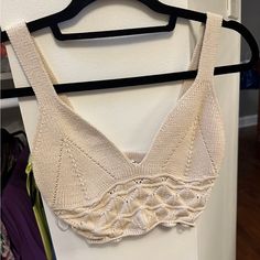 Free People Brand New Condition Spring Knitted V-neck Crop Top, Beige Cotton Knit Top For Summer, Beige Knitted Tops For Vacation, Spring Beach Crop Knit Top, Beige Knit Top For Summer, Summer Beige Knitted Top, Knit Crop Top For Beach, Summer Vacation Knit Tops, Beige Cotton V-neck Crop Top