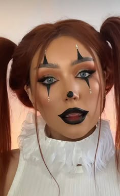 Hallowen Meka Up, Basic Clown Makeup, Halloween Makeup Leicht, Halloween Makeup 2023, Make Up Halloween Mujer, Halloween Make Up Ideas Easy, Hallowen Ideas Makeup, Cute Mime Makeup, Cute Clown Makeup Aesthetic