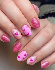 Pink glitter shimmer hearts art white Biab Gel Nails Designs Pink, Pink Heart Gel Nails, Pink Biab Nails, Biab Overlay, Spring French Nails, Classic French Tip, Valentine Nail Art, February Nails, Magic Nails