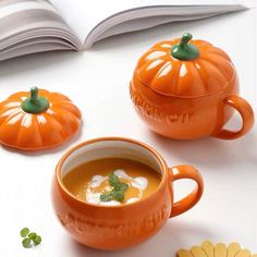 Cute Ceramic Breakfast & Soup Pumpkin Cup Bowl with Lid - Peachymart Soup Pumpkin, Pumpkin Cups, Pumpkin Bowls, Breakfast Soup, Desain Pantry, Tanah Liat, Keramik Design, Soup Mugs, Cute Kitchen