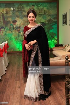 Bollywood Sarees Online, White Sari, Sri Devi, Bollywood Sarees, Velvet Blouse, Red Lehenga, Saree Design, Indian Woman