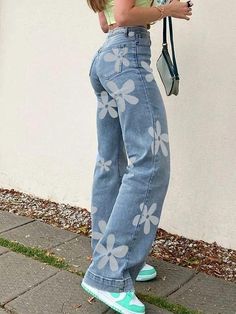 ⚡️Buy Washed Floral Print Boyfriend Jeans Blue L under $39.00 in Jeans Online. Style: Casual, Street Color: Blue Main Material: Cotton, Polyester, Viscose Fit Type: Boyfriend fit Design: Functional Pockets, Zip & Button Fastening, High Rise Waistline, Multi Belt Loops, Floral Print At Front & Back. ✓2022 NEW YEAR SALE | $10 OFF OVER $75 CODE: NY1 I $25 OFF OVER $125 CODE: NY2 | $35 OFF OVER $215 CODE: NY3✓Free Shipping on all orders over $69 USD.. Check reviews and order Washed Floral Pr Spring Outfit Ideas Black Women, Aesthetic Bottoms, Doudoune The North Face, Spring Outfit Ideas For Women, Flower Jeans, Streetwear Chic, Jeans Street Style, Retro Jeans, Cute Pants