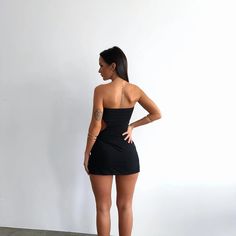 Look chic and stylish in this Off Shoulder Strapless Mini Tube Dress. Featuring a beautiful off-shoulder neckline that sits comfortably on your shoulders, this dress is designed to flatter your figure. The tube midi length is perfect for any occasion. Look stylish and fashionable in this must-have dress. Designed by 4COLORDRESS