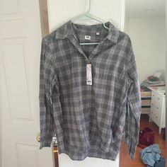 Nwt. Women’s Uniqlo Flannel Soft Brushed Checked Long Sleeve Button Down Shirt Uniqlo Long Sleeve Workwear Tops, Uniqlo Cotton Top For Fall, Casual Gray Button-up Blouse, Uniqlo Long Sleeve Tops For Work, Uniqlo Cotton Long Sleeve Tops, Uniqlo Long Sleeve Cotton Top, Casual Gray Cotton Blouse, Uniqlo Long Sleeve Cotton Shirt, Casual Gray Blouse For Fall