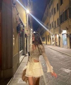 Europe Outfits, Trip Outfits, Italy Outfits, Mode Inspo, Outfit Summer, Short Skirt, Mode Inspiration, Vacation Outfits, Outfit Casual