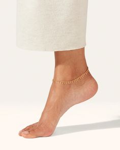 Lumi Anklet - Gold | JENNY BIRD Spring Knits, Jenny Bird, Blazer Set, Cocktail Evening Dresses, Puffy Heart, Curb Chain, Ring Bracelet, Malta, Summer Collection