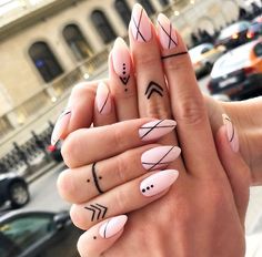 Nails Designs Christmas, Nails Art Simple, Shape Your Nails, Nails New Years, New Years Nail, Christmas Nails 2023, Nail Art For Short Nails, Art For Short Nails, Holiday Nails Christmas