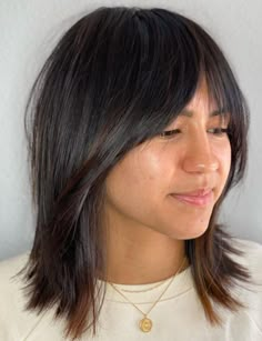 Choppy Lob Curtain Bangs, Choppy Lob Hairstyles Textured, Choppy Lob, Choppy Layered Haircuts, Shoulder Length Layered Hair, Razored Haircuts, Choppy Bob Hairstyles For Fine Hair, 2024 Hairstyles, Shoulder Length Layered