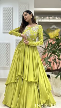 Gown Kurti Dresses, Long Ethnic Dresses, Long Frocks For Women Traditional, Floral Dress Traditional, Designer Long Frocks, Sangeeth Dress Designs For Women, Yellow Anarkali Dress For Haldi, Party Wear Long Frocks, Haldi Long Frocks