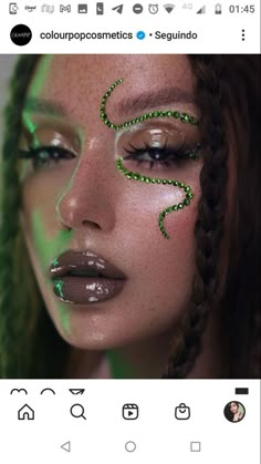 Snake Charmer Makeup, Snake Rhinestone Makeup, Medusa Makeup Simple, Snake Make Up Eyes, Snake Halloween Costume Women, Snake Print Makeup, Simple Medusa Costume, Medusa Costume Hair, Taylor Swift Concert Makeup Ideas Reputation