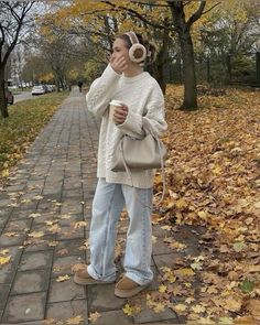 Outfit Ideas Winter Casual, Uggs Outfits, Outfit With Uggs, Stile Blair Waldorf, Estilo Indie, Cozy Fall Outfits, Skandinavian Fashion, Cozy Winter Outfits