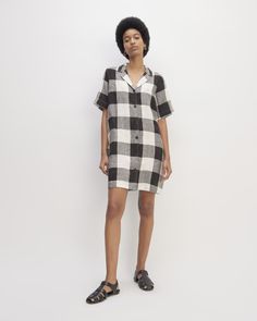 The Linen Shirt Dress Casual Dress With Relaxed Fit And Spread Collar, Casual Shirt Dress With Relaxed Fit And Collared Neckline, Button-up Shirt Dress With Pockets For Vacation, Casual Collared Shirt Dress With Button Closure, Button-up Shirt Dress With Buttoned Pockets For Day Out, Relaxed Fit Shirt Dress With Shirttail Hem, Collared Shirt Dress For Fall Vacation, Casual Workwear Dress With Shirttail Hem, Mini Shirt Dress With Pockets For Day Out