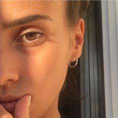 Sunshine On Face Aesthetic, Golden Hour Skin Aesthetic, Glowy Skin, Natural Face, Beauty Face, Clear Skin, Beauty Inspiration, Makeup Inspo