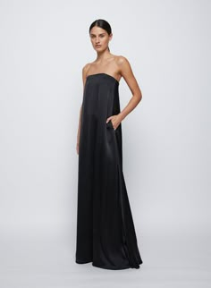 Mother If The Bride Dresses, Black Tie Dress Wedding, Flowy Bridesmaid Dresses, Black Formal Gown, Brown Sequin Dresses, Black Dress Outfits, Black Strapless Dress, Black Tie Dress, Sequin Dresses