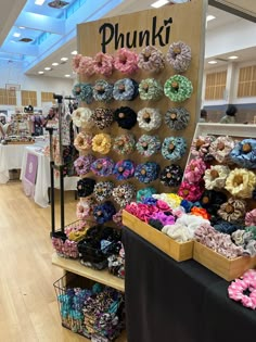 Scrunchie Stand Diy, Scrunchie Stall Setup, Hair Bow Display Craft Show Fair Booths, Scrunchie Board Display, Scrunchie Craft Fair Display