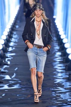 Saint Laurent Spring Ready-to-Wear 2020 Collection Look Jean, Outfit Essentials, 2020 Fashion Trends, 2020 Fashion, Vintage Vogue, Fashion Show Collection, Fashion Weeks