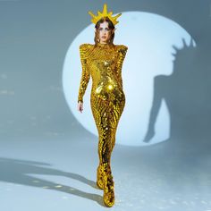 Gold Mirror Costume Lady Gaga Style With Gold Mirror Crown - Etsy Mirror Suit, Sun Costume, Mirror Costume, Lady Gaga Style, Mirrored Costume, Gold Bodysuit, Lady Million, Dye Flowers, Performance Stage