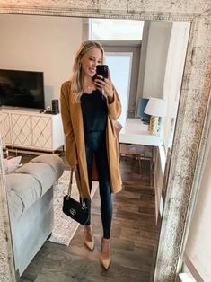 Faux Leather Leggings Business Casual, Leather Legging Concert Outfit, Business Casual Leather Leggings, Leather Look Leggings Outfit Night, Faux Leather Leggings Shoes, Black Spanks Leggings Outfit, Dressy Faux Leather Leggings Outfit, Women’s Winter Night Outfit, Spans Faux Leather Leggings Outfits