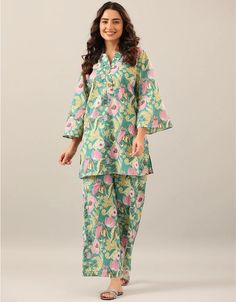 Cotton Loungewear, Stylish Loungewear, New Kurti Designs, New Kurti, Tops Outfit, Cord Set